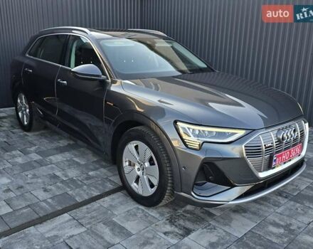 Серый Ауди E-Tron, объемом двигателя 0 л и пробегом 99 тыс. км за 31990 $, фото 24 на Automoto.ua