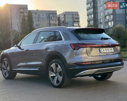 Серый Ауди E-Tron, объемом двигателя 0 л и пробегом 65 тыс. км за 35500 $, фото 6 на Automoto.ua