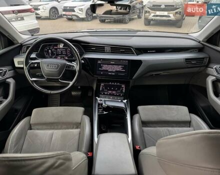 Серый Ауди E-Tron, объемом двигателя 0 л и пробегом 74 тыс. км за 30500 $, фото 23 на Automoto.ua