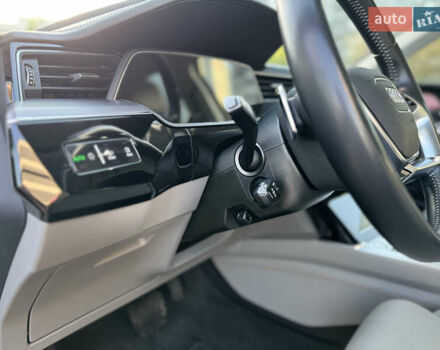 Серый Ауди E-Tron, объемом двигателя 0 л и пробегом 65 тыс. км за 35500 $, фото 16 на Automoto.ua