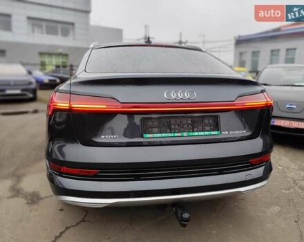 Серый Ауди E-Tron, объемом двигателя 0 л и пробегом 169 тыс. км за 33999 $, фото 4 на Automoto.ua