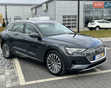 Серый Ауди E-Tron, объемом двигателя 0 л и пробегом 150 тыс. км за 25500 $, фото 3 на Automoto.ua
