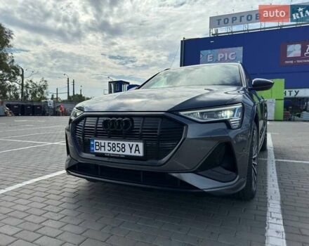 Серый Ауди E-Tron, объемом двигателя 0 л и пробегом 119 тыс. км за 33500 $, фото 6 на Automoto.ua