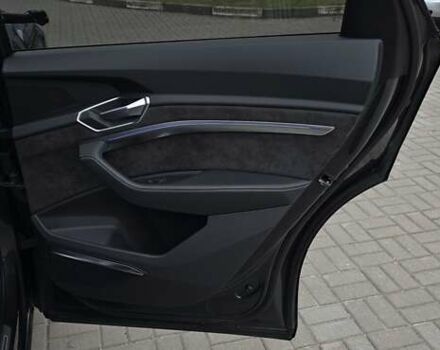 Серый Ауди E-Tron, объемом двигателя 0 л и пробегом 112 тыс. км за 29800 $, фото 45 на Automoto.ua