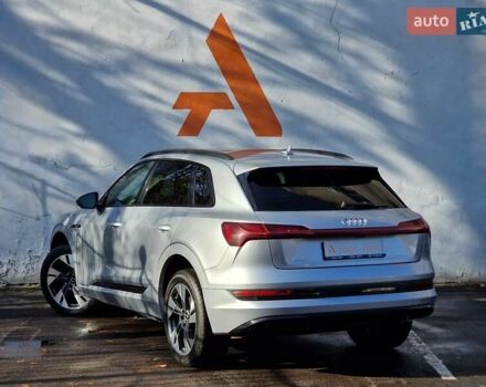 Серый Ауди E-Tron, объемом двигателя 0 л и пробегом 12 тыс. км за 31990 $, фото 24 на Automoto.ua