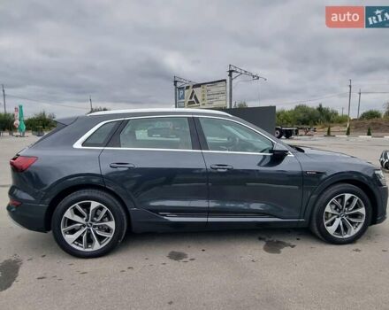 Сірий Ауді E-Tron, об'ємом двигуна 0 л та пробігом 120 тис. км за 29650 $, фото 9 на Automoto.ua