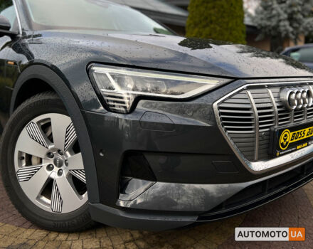 Ауди E-Tron 2020 в Львове на Automoto.ua Серый Ауди E-Tron, объемом двигателя 71 л и пробегом 31 тыс. км за 27600 $, фото 9 на Automoto.ua