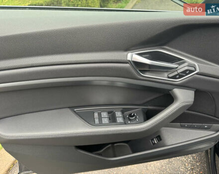 Серый Ауди E-Tron, объемом двигателя 0 л и пробегом 150 тыс. км за 23800 $, фото 13 на Automoto.ua