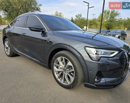 Серый Ауди E-Tron, объемом двигателя 0 л и пробегом 77 тыс. км за 38000 $, фото 18 на Automoto.ua