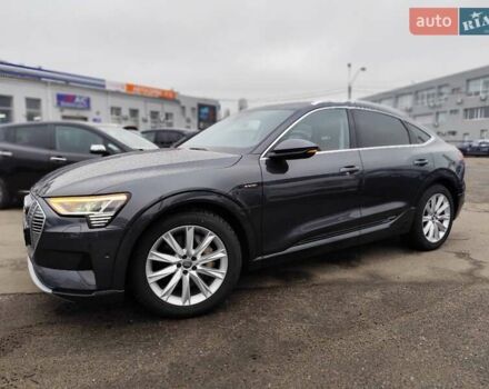 Серый Ауди E-Tron, объемом двигателя 0 л и пробегом 169 тыс. км за 33999 $, фото 20 на Automoto.ua