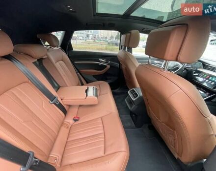 Серый Ауди E-Tron, объемом двигателя 0 л и пробегом 58 тыс. км за 37000 $, фото 87 на Automoto.ua