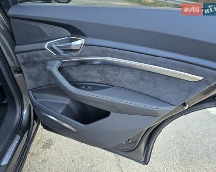 Сірий Ауді E-Tron, об'ємом двигуна 0 л та пробігом 67 тис. км за 37999 $, фото 54 на Automoto.ua