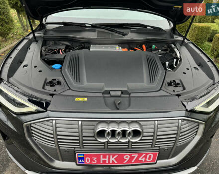 Серый Ауди E-Tron, объемом двигателя 0 л и пробегом 150 тыс. км за 23800 $, фото 60 на Automoto.ua