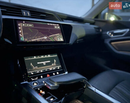 Ауди E-Tron 2020 в Житомире на Automoto.ua Серый Ауди E-Tron, объемом двигателя 0 л и пробегом 169 тыс. км за 22899 $, фото 12 на Automoto.ua