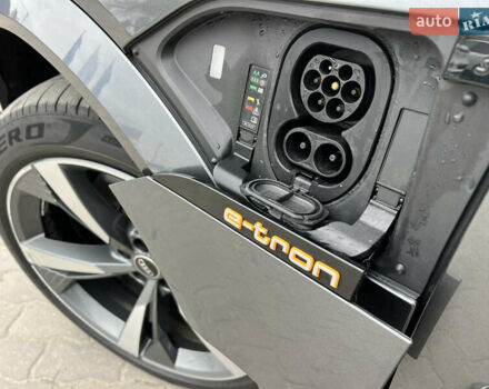 Серый Ауди E-Tron, объемом двигателя 0 л и пробегом 41 тыс. км за 44990 $, фото 19 на Automoto.ua