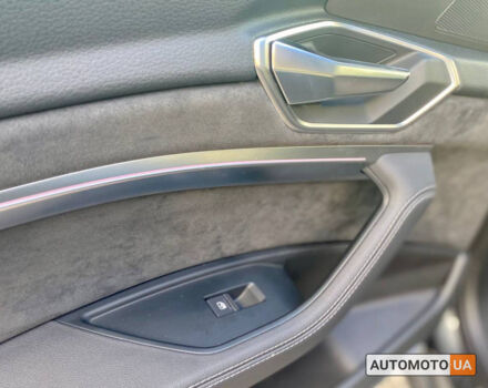 Серый Ауди E-Tron, объемом двигателя 55 л и пробегом 47 тыс. км за 48000 $, фото 16 на Automoto.ua