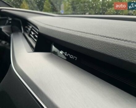 Серый Ауди E-Tron, объемом двигателя 0 л и пробегом 71 тыс. км за 33999 $, фото 65 на Automoto.ua