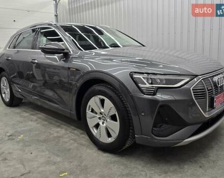 Серый Ауди E-Tron, объемом двигателя 0 л и пробегом 99 тыс. км за 31990 $, фото 53 на Automoto.ua