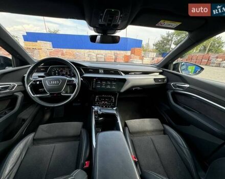 Серый Ауди E-Tron, объемом двигателя 0 л и пробегом 119 тыс. км за 33500 $, фото 22 на Automoto.ua