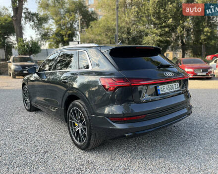 Сірий Ауді E-Tron, об'ємом двигуна 0 л та пробігом 43 тис. км за 28500 $, фото 3 на Automoto.ua