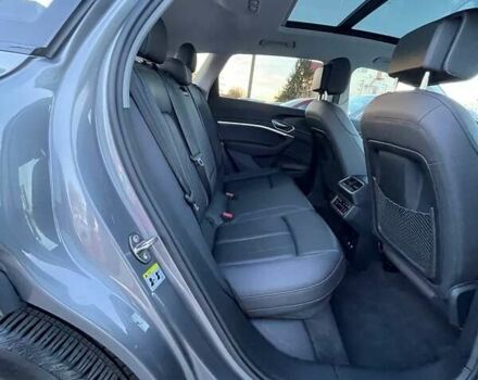 Серый Ауди E-Tron, объемом двигателя 0 л и пробегом 45 тыс. км за 29900 $, фото 26 на Automoto.ua