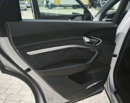 Сірий Ауді E-Tron, об'ємом двигуна 0 л та пробігом 70 тис. км за 34500 $, фото 77 на Automoto.ua
