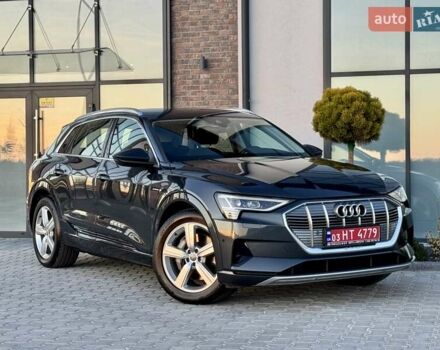 Серый Ауди E-Tron, объемом двигателя 0 л и пробегом 97 тыс. км за 21900 $, фото 7 на Automoto.ua