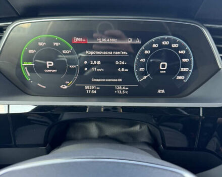 Серый Ауди E-Tron, объемом двигателя 0 л и пробегом 65 тыс. км за 25900 $, фото 5 на Automoto.ua