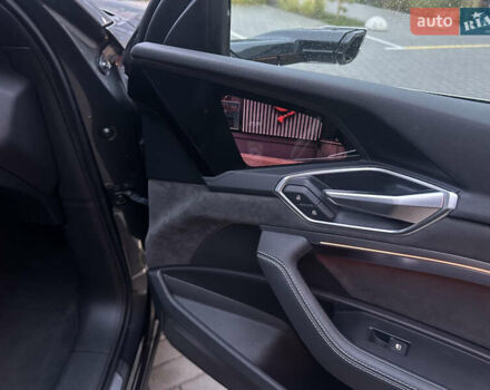 Ауди E-Tron 2020 в Хмельницком на Automoto.ua Серый Ауди E-Tron, объемом двигателя 0 л и пробегом 112 тыс. км за 37000 $, фото 45 на Automoto.ua