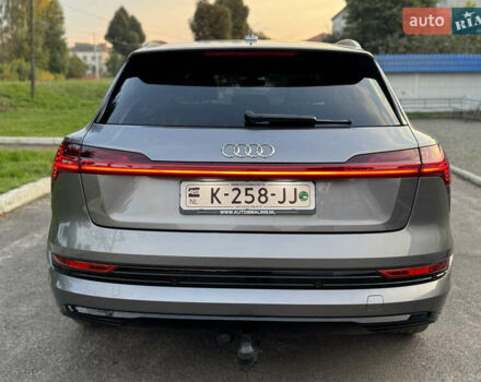 Сірий Ауді E-Tron, об'ємом двигуна 0 л та пробігом 180 тис. км за 21500 $, фото 5 на Automoto.ua