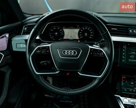 Сірий Ауді E-Tron, об'ємом двигуна 0 л та пробігом 82 тис. км за 39888 $, фото 85 на Automoto.ua