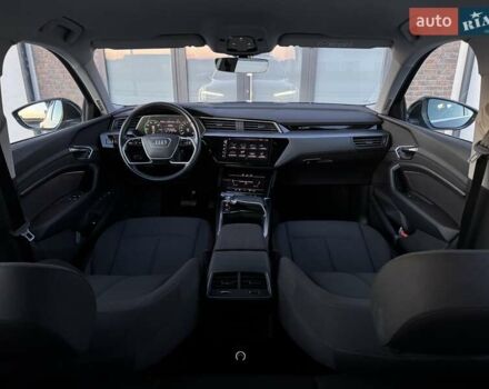 Серый Ауди E-Tron, объемом двигателя 0 л и пробегом 97 тыс. км за 21900 $, фото 44 на Automoto.ua