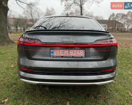 Сірий Ауді E-Tron, об'ємом двигуна 0 л та пробігом 53 тис. км за 34000 $, фото 15 на Automoto.ua
