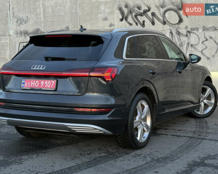 Ауді E-Tron 2020 у Львові на Automoto.ua Сірий Ауді E-Tron, об'ємом двигуна 0 л та пробігом 81 тис. км за 34920 $, фото 22 на Automoto.ua