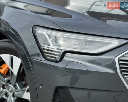 Ауди E-Tron 2020 в Тернополе на Automoto.ua Серый Ауди E-Tron, объемом двигателя 0 л и пробегом 126 тыс. км за 23900 $, фото 15 на Automoto.ua
