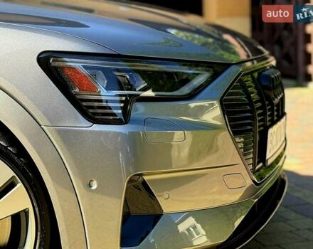 Сірий Ауді E-Tron, об'ємом двигуна 0 л та пробігом 100 тис. км за 25500 $, фото 7 на Automoto.ua