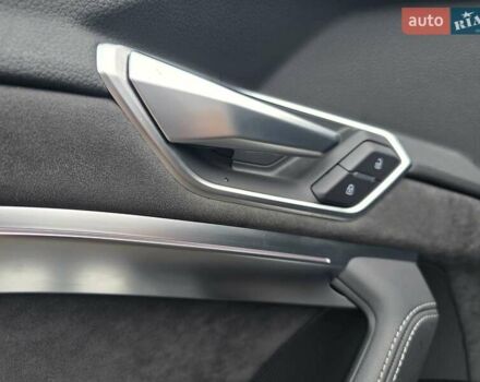 Серый Ауди E-Tron, объемом двигателя 0 л и пробегом 71 тыс. км за 33999 $, фото 41 на Automoto.ua
