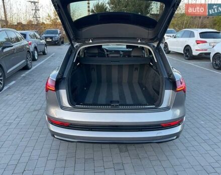 Серый Ауди E-Tron, объемом двигателя 0 л и пробегом 45 тыс. км за 29900 $, фото 32 на Automoto.ua