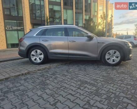 Ауди E-Tron 2020 в Хмельницком на Automoto.ua Серый Ауди E-Tron, объемом двигателя 0 л и пробегом 146 тыс. км за 22700 $, фото 4 на Automoto.ua