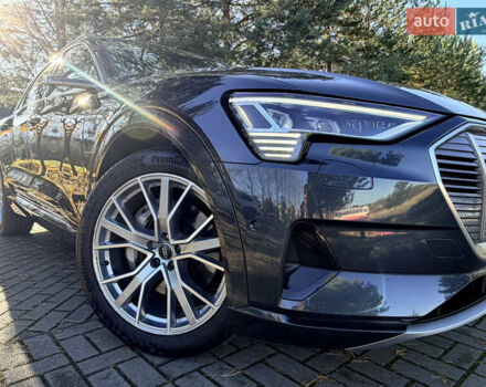 Серый Ауди E-Tron, объемом двигателя 0 л и пробегом 117 тыс. км за 28990 $, фото 7 на Automoto.ua