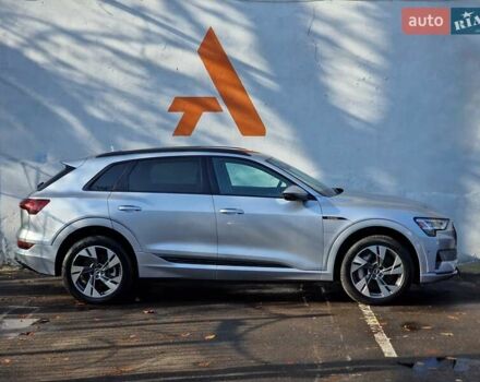 Серый Ауди E-Tron, объемом двигателя 0 л и пробегом 12 тыс. км за 31990 $, фото 18 на Automoto.ua