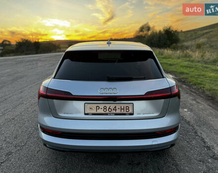 Серый Ауди E-Tron, объемом двигателя 0 л и пробегом 108 тыс. км за 29000 $, фото 10 на Automoto.ua