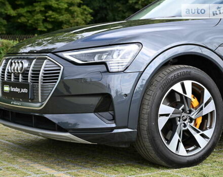 Серый Ауди E-Tron, объемом двигателя 0 л и пробегом 62 тыс. км за 43500 $, фото 8 на Automoto.ua