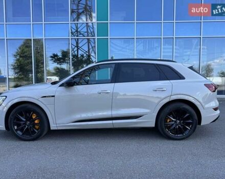 Ауді E-Tron 2020 у Дніпро (Дніпропетровську) на Automoto.ua Сірий Ауді E-Tron, об'ємом двигуна 0 л та пробігом 94 тис. км за 36800 $, фото 2 на Automoto.ua