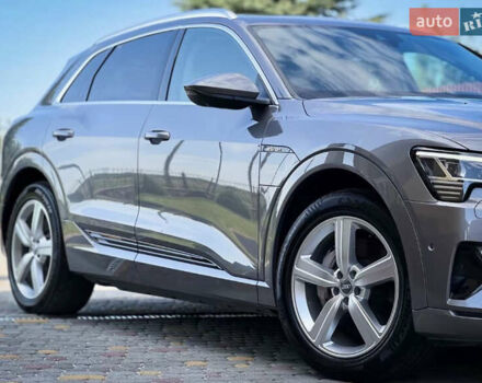Сірий Ауді E-Tron, об'ємом двигуна 0 л та пробігом 170 тис. км за 25600 $, фото 2 на Automoto.ua