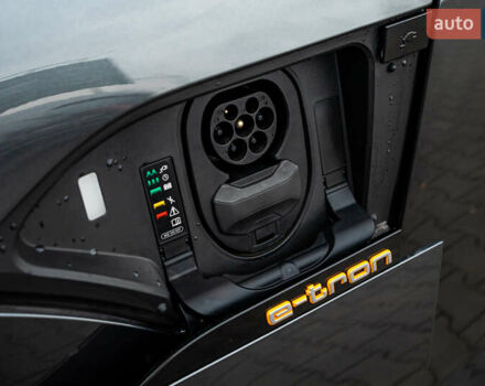 Сірий Ауді E-Tron, об'ємом двигуна 0 л та пробігом 82 тис. км за 39888 $, фото 52 на Automoto.ua
