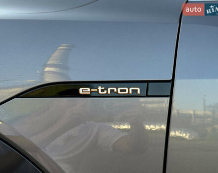 Серый Ауди E-Tron, объемом двигателя 0 л и пробегом 65 тыс. км за 35500 $, фото 11 на Automoto.ua