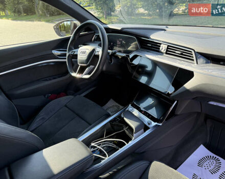 Сірий Ауді E-Tron, об'ємом двигуна 0 л та пробігом 65 тис. км за 39990 $, фото 23 на Automoto.ua