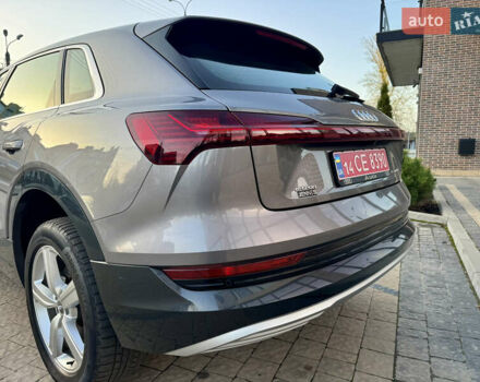 Сірий Ауді E-Tron, об'ємом двигуна 0 л та пробігом 143 тис. км за 27900 $, фото 19 на Automoto.ua