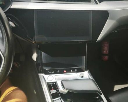 Сірий Ауді E-Tron, об'ємом двигуна 0 л та пробігом 70 тис. км за 34500 $, фото 110 на Automoto.ua